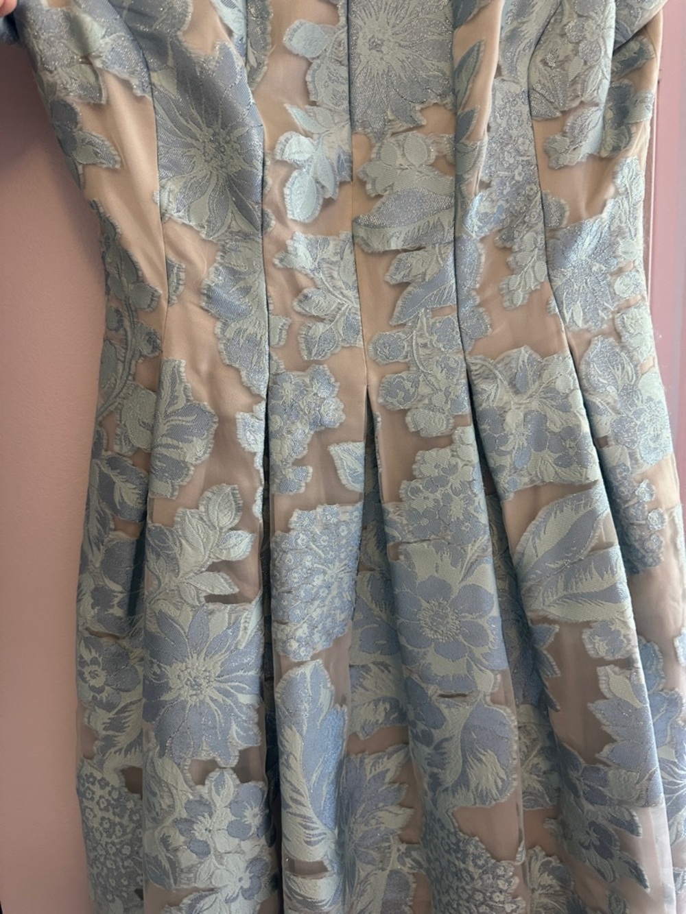 St. John Light Blue and Cream Floral Fit-and-Flare Midi Dress - Picture 3 of 10
